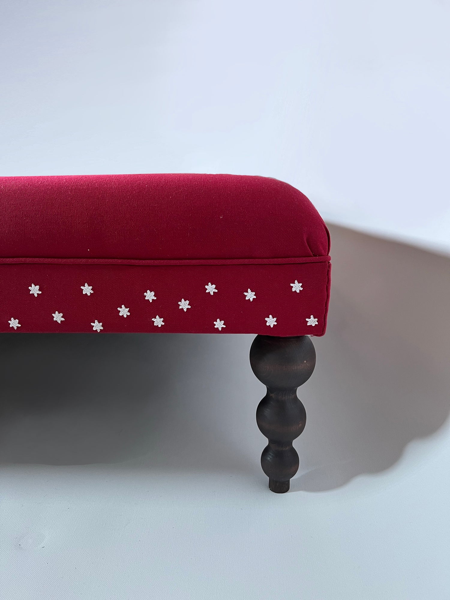 Footstools & Ottomans
